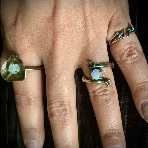 Eilisain Moonstone .925 Bird Bone Ring - Picture 3 of 3